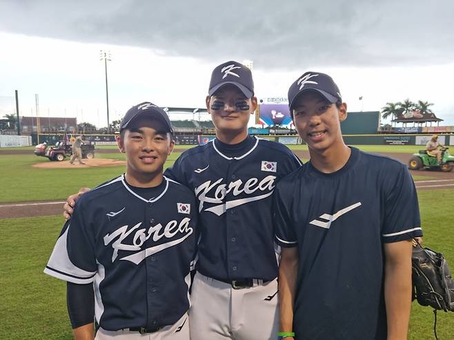 [서울=뉴시스] 왼쪽부터 문현빈, 김서현, 황준서. (사진 = 대한야구소프트볼협회 제공) *재판매 및 DB 금지