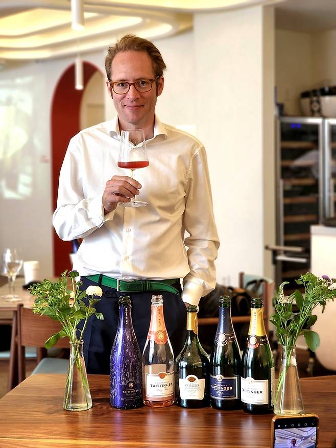 한국을 찾은 클로비스 떼땅져