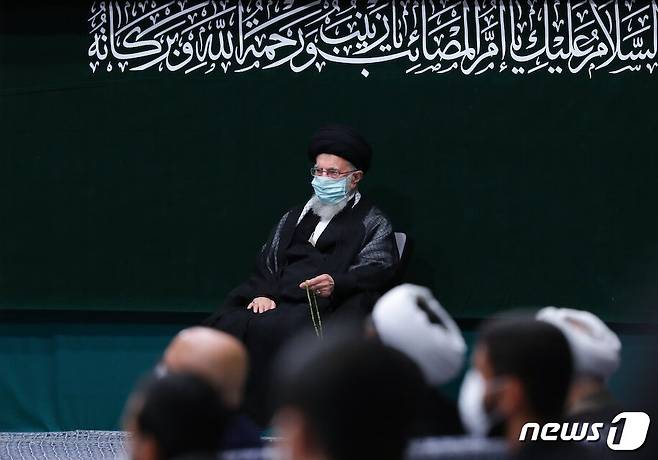 아야톨라 알리 하메네이(83) 이란 최고지도자 17일(현지시간) 수도 테헤란에서 종교 행사인 '아르바인'에 참석해 연설하고 있다. 2022.09.17/뉴스1(이란 최고지도실 갈무리)