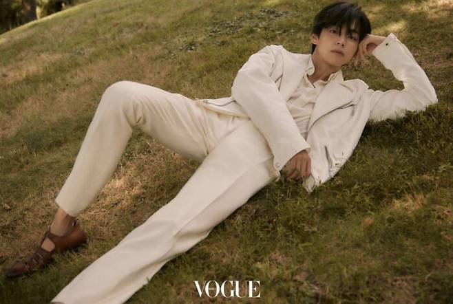 Group BTS member V has expressed his sincere heart in an interview with the photo shoot.Today (19th), Vogue Korea released a picture of V taken outside New York, USA, and a subsequent interview.DeV In the first solo photo shoot in 10 years, V showed fashionista with a variety of fashion and colorful jewelery.In a subsequent interview, V asked if he would respond calmly to unexpected situations. It seems like a reason, but it is not frankly relaxed.Instead, I was able to think right. V said, Even if my thoughts are not the right answer, I act with the belief that the idea will be the best.I do not feel burdened, but I do not regret my actions.  I think I should act nicely for those who love me.Even when I am hurt and hard, I am healthy and happy because of my ami (fandom name), members, family, and friends. V commented on the personal activities of BTS members, I really support each other a lot.Recently, I had time to listen to all the personal songs made by the members at Sugars house. Someone danced and everyone was not good or good. I prepared my own color music and made music very enthusiastic and active and hard.Its nice to see you because you love each other.Finally, V wants to do various activities, but about the burden that he had to have as a BTS member, he said, I was really grateful that the amigo understood our hearts properly.I relieved my burden a little because of it. (SBS Svestar