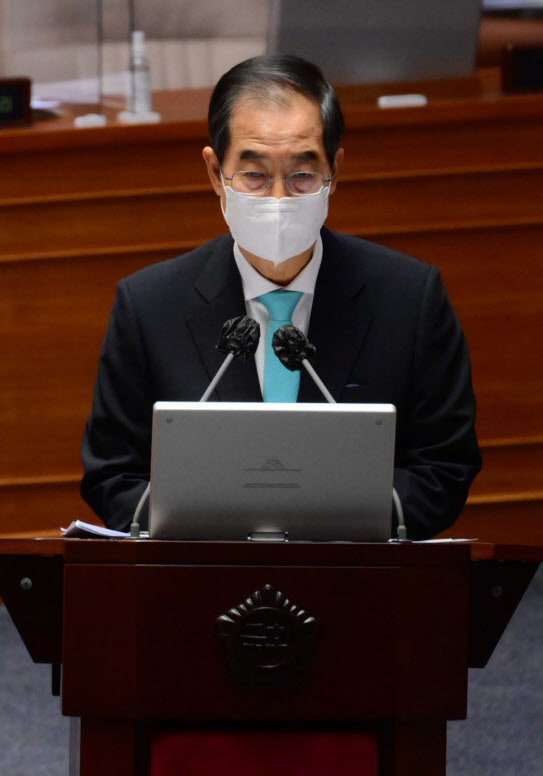 한덕수 국무총리가 20일 서울 여의도 국회에서 열린 본회의에서 외교,통일,안보 대정부 질문에 답변하고 있다. (사진=뉴시스)