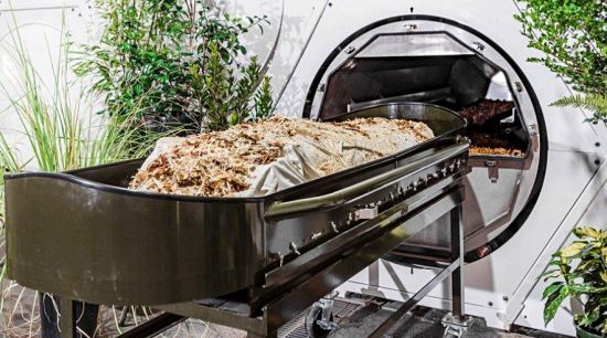 캘리포니아 주정부는 2027년부터 죽은 사람의 시체를 거름으로 만드는 방식으로 ‘인간 퇴비(human composting)’로 알려진 매장 방법을 허용할 방침이다. 사진=연합뉴스