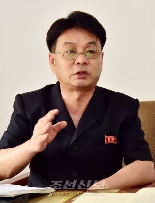 황영남 조선과학기술총연맹 중앙위원회 부장 (서울=연합뉴스) 황영남 조선과학기술총연맹 중앙위원회 부장이 재일본조선인연합회 기관지 조선신보와 인터뷰하는 모습. 2022.9.21