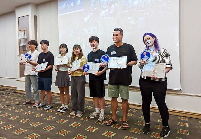 사진1_ 지스트 김경중 교수 연구실 학생들, 국제 게임-AI 해커톤 우승