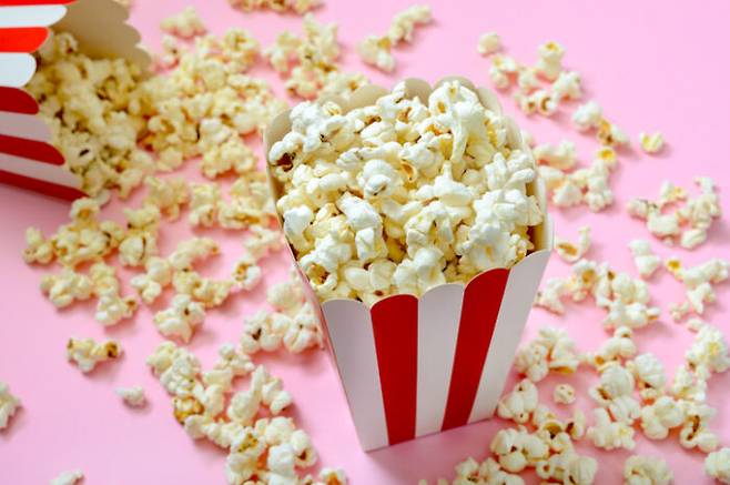 팝콘은 100g당 11g의 트랜스지방을 함유하고 있다. [사진=Maryna Iaroshenko/게티이미지뱅크]