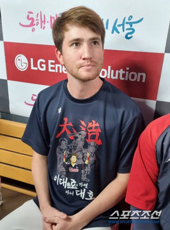 인터뷰에 임한 반즈. 김영록 기자