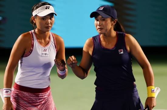 좋은 호흡을 보여준 장수정(왼쪽)과 한나래(사진=코리아오픈 조직위원회)