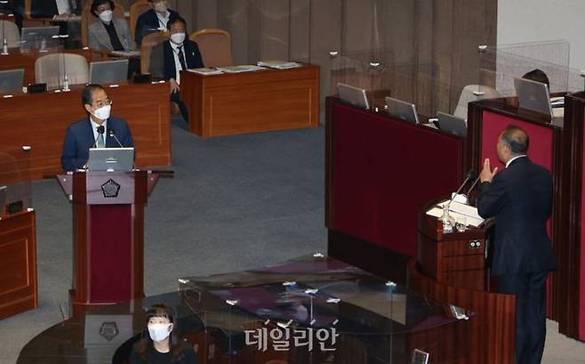 한덕수 국무총리가 22일 오후 국회에서 열린 교육·사회·문화 대정부질문에서 더불어민주당 김원이 의원 질의에 답하고 있다. (공동취재사진) ⓒ데일리안 김민호 기자