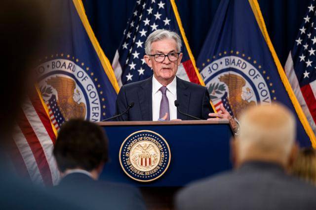 제롬 파월 미국 연방준비제도(Fed·연준) 의장이 21일(현지시간) 연방공개시장위원회(FOMC) 정례회의에서 기준금리 0.75%포인트 인상을 결정한 뒤 기자회견을 하고 있다. 파월 의장은 "물가상승률이 (연준 목표치인) 2%를 향해 내려가고 있다고 매우 확신하기 전에는 금리 인하를 고려하지 않을 것"이라고 말했다. 연합뉴스