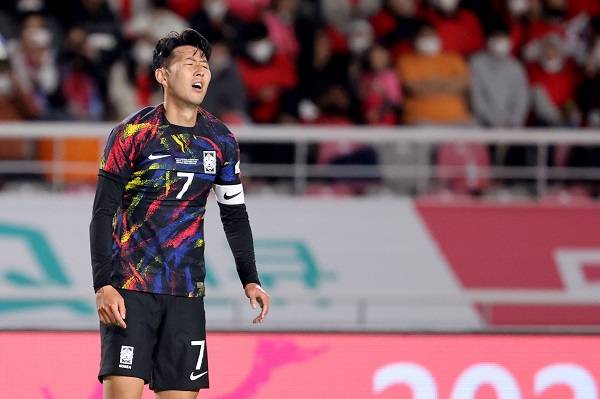 축구대표팀이 코스타리카와 2-2 무승부를 기록했다. 사진은 코스타리카와의 평가전에서 아쉬워하는 손흥민(토트넘 홋스퍼). /사진=뉴스1
