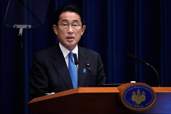 기시다 후미오 일본 총리가 지난달 31일 도쿄 총리 관저에서 대면 기자회견을 하고 있다.ⓒ뉴시스