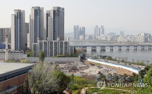 한강 변 강남 아파트 재건축 공사 현장 [연합뉴스 자료사진]