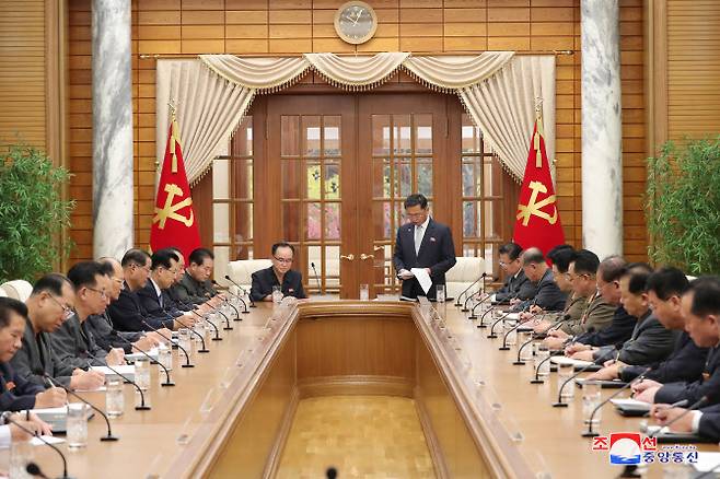 북한이 지난 25일 노동당 정치국 회의를 개최하고 올해의 농사실태를 점검했다. (사진=조선중앙통신)