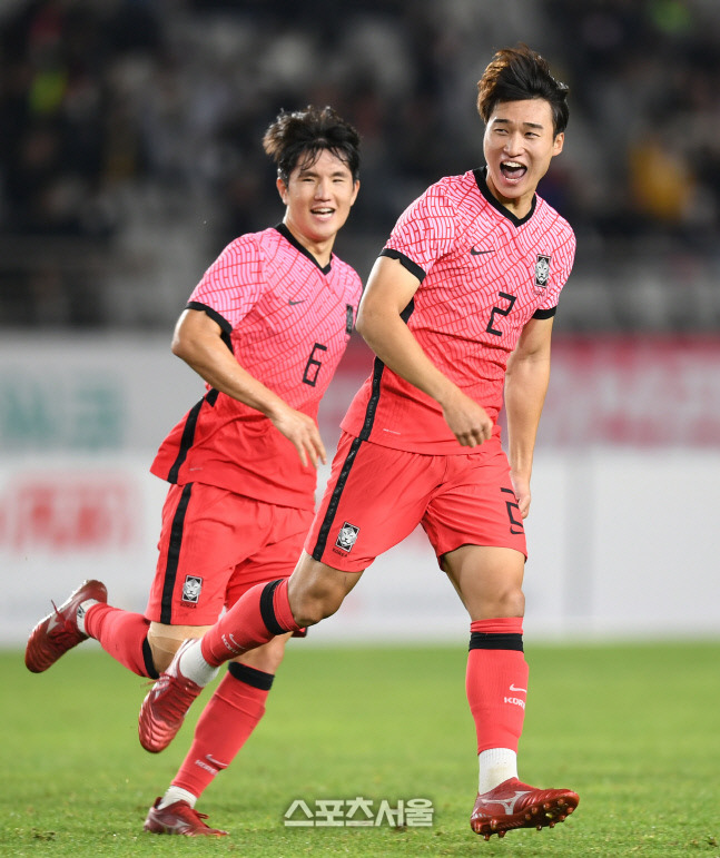 올림픽 축구대표팀 조현택이 26일 화성종합경기타운에서 열린 우즈베키스탄과 친선경기에서 골을 넣은 후 환호하고 있다. 2022. 9. 26.화성 | 최승섭기자 thunder@sportsseoul.com