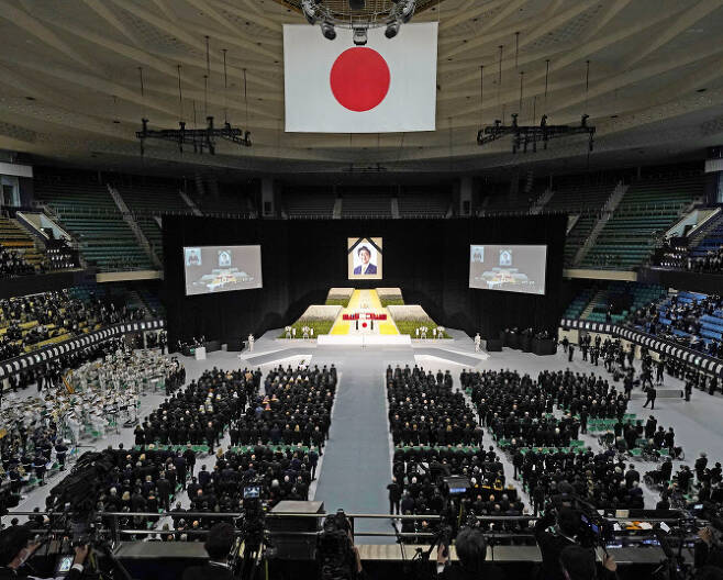 아베 신조 전 일본 총리 국장(國葬)이 27일 오후 2시 도쿄 소재 일본무도관에서 열렸다 (사진=연합뉴스)