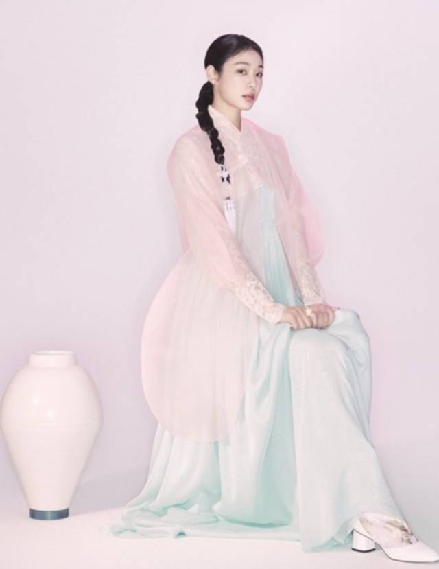 김연아 한복 화보. 문화체육관광부 제공