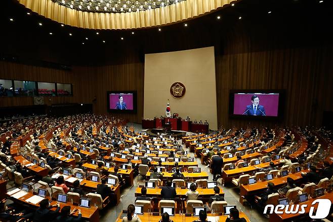 이재명 더불어민주당 대표가 28일 서울 여의도 국회에서 열린 본회의에서 교섭단체 대표연설을 하고 있다. (공동취재) 2022.9.28/뉴스1 ⓒ News1 허경 기자