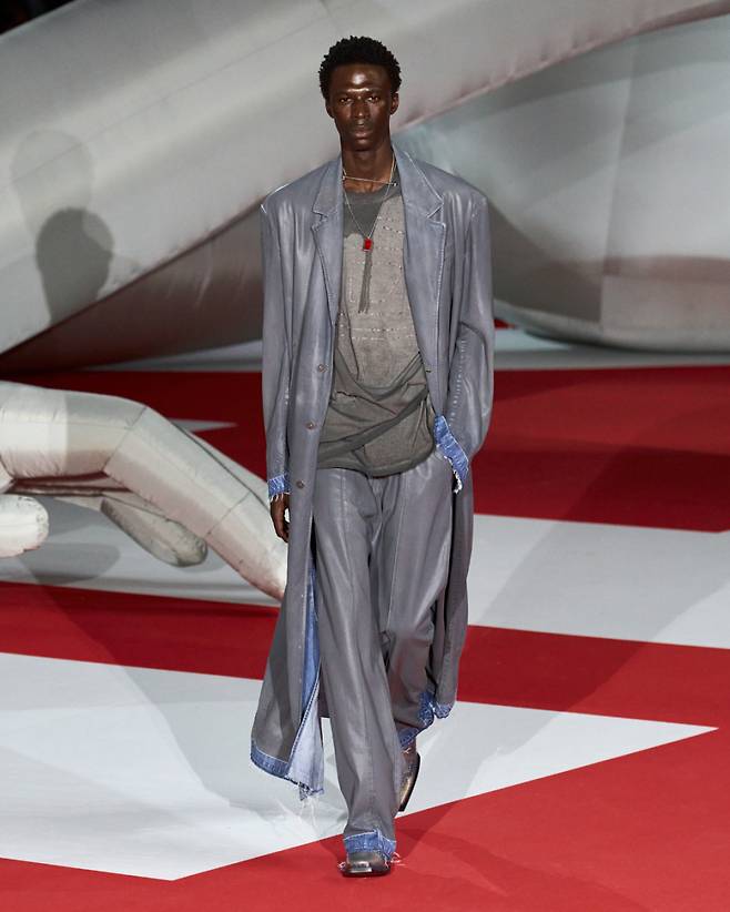 사진 : 디젤(DIESEL), 밀라노 알리안츠 클라우드 아레나 '2023 봄/여름 컬렉션 쇼' ⓒDIESEL