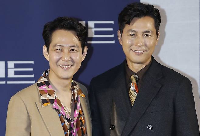 배우 이정재(왼쪽)와 정우성. /뉴스1