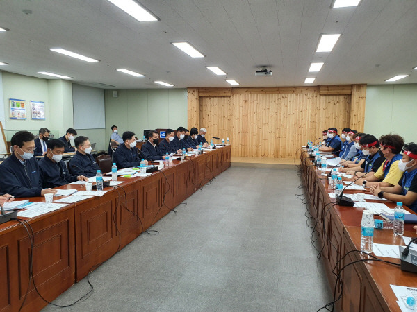 29일 밤 9시30분께 부산교통공사와 지하철노조는 임금단체협상을 잠정 타결했다.