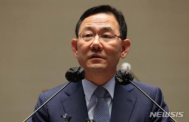 [서울=뉴시스] 전진환 기자 = 주호영 국민의힘 원내대표가 29일 서울 여의도 국회에서 열린 의원총회에서 발언하고 있다. (공동취재사진) 2022.09.29.  photo@newsis.com