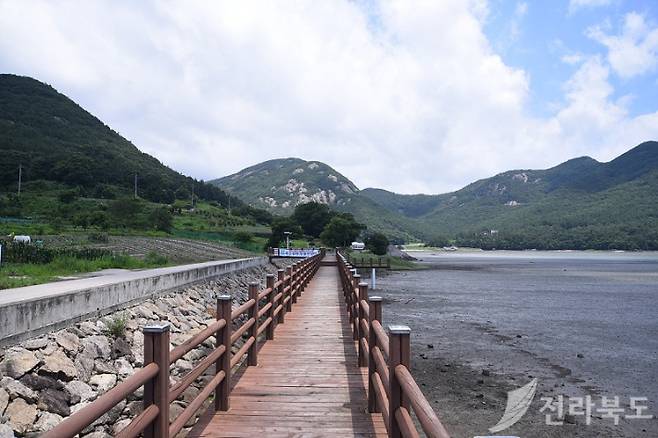 갯벌체험 가는 길. 전북도 제공