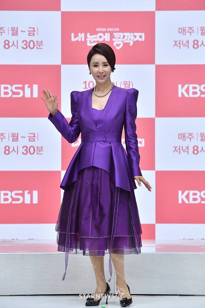 경숙 '화려한 패션'[★포토]