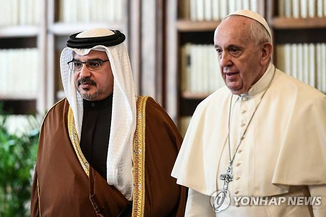 2020년 2월 바티칸에서 만난 프란치스코 교황과 살만 빈 하마드 바레인 왕세자 [로이터=연합뉴스 자료사진. 재판매 및 DB 금지]