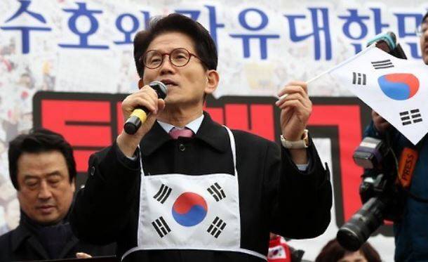 2017년 ‘태극기집회’에 참석한 김문수 전 경기지사 (사진=연합뉴스)