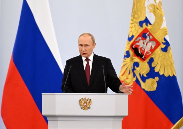 블라디미르 푸틴 러시아 대통령이 30일 우크라이나의 일부 점령지를 러시아로 병합하는 절차를 시작하는 기념식을 크렘린에서 열어 연설을 하고 있다. 로이터연합뉴스