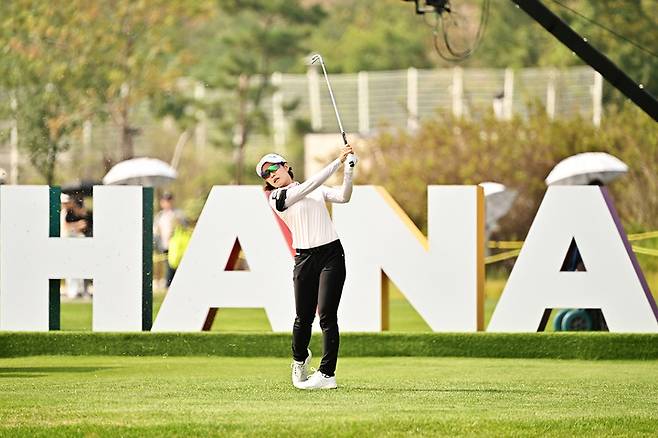 [서울=뉴시스] 이영환 기자 = 29일 인천 청라 베어즈베스트청라CC에서 열린 하나금융그룹 챔피언십 1라운드, 박민지가 1번홀에서 티샷을 하고 있다. (사진=하나금융그룹챔피언십 조직위 제공) 2022.09.29. photo@newsis.com *재판매 및 DB 금지