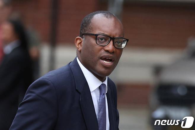 리즈 트러스 영국 총리 내각에서 흑인 최초로 재무부 장관에 오른 콰시 콰텅(47). ⓒ 로이터=뉴스1 ⓒ News1 정윤미 기자
