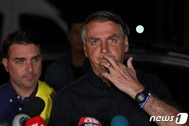 자이르 보우소나루 브라질 대통령이 기자들의 질문을 받고 있다. 2022. 10. 2. ⓒ AFP=뉴스1 ⓒ News1 최서윤 기자