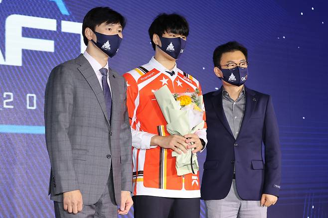 인하대 신호진 1라운드 1순위로 OK금융그룹행. 연합뉴스