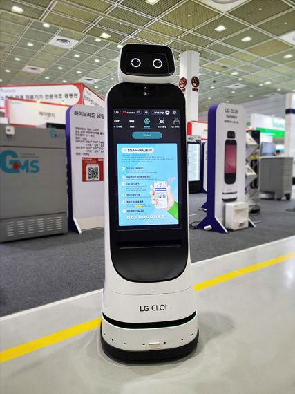 LG전자 안내로봇 '클로이(CLOi)'에서 구동 중인 와이즈에이아이의 로봇 AI 솔루션. 사진=와이즈에이아이