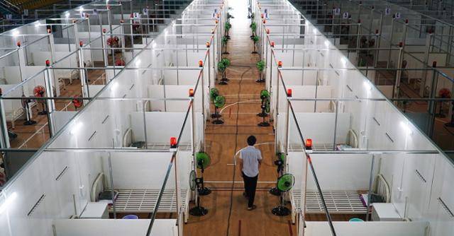 지난해 8월 부족한 의료시설을 대체하기 위해 베트남 남부 바리아-붕따우성에 지어진 코로나19 야전병원의 모습. VN익스프레스 캡처