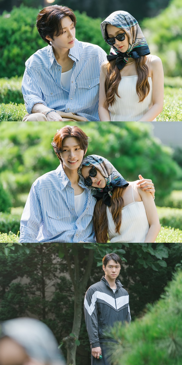 ‘월수금화목토’ 박민영, 김재영의 낮잠 데이트가 포착됐다.사진=tvN 제공