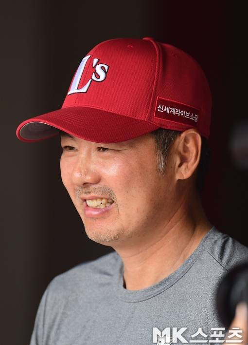 김원형 SSG 랜더스 감독이 구단, 선수단, 팬들이 삼위일체로 힘을 합쳐 우승을 이뤄냈다는 우승 소감을 전했다. 사진=김재현 기자