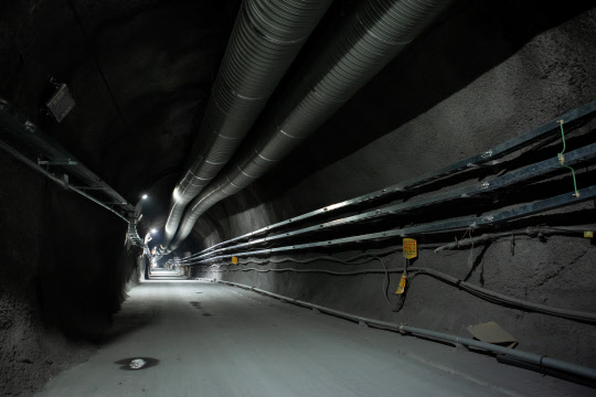 강원 정선군 예미산에 구축된 IBS 지하실험연구단의 지하실험실 '예미랩' 내부 전경.   IBS 제공