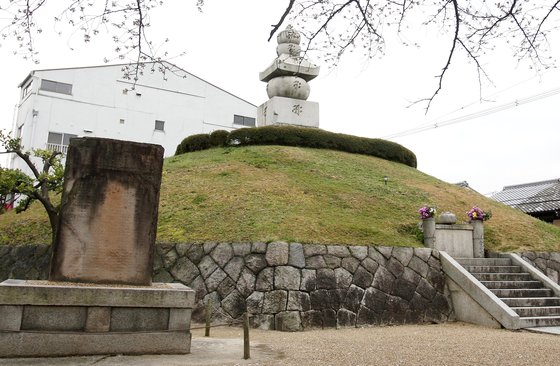 일본 교토에 있는 조선인들의 귀 무덤. [중앙포토]