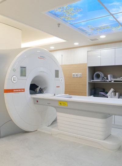 청담 우리들병원이 최근 도입한 최신 고해상도 3.0T MRI. [사진 출처 = 우리들병원]