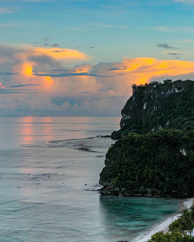 '사랑의 절벽'의 아침 풍경 [사진/진성철 기자]