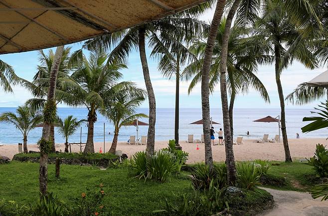 호텔 정원과 이어지는 건비치 [사진/진성철 기자]