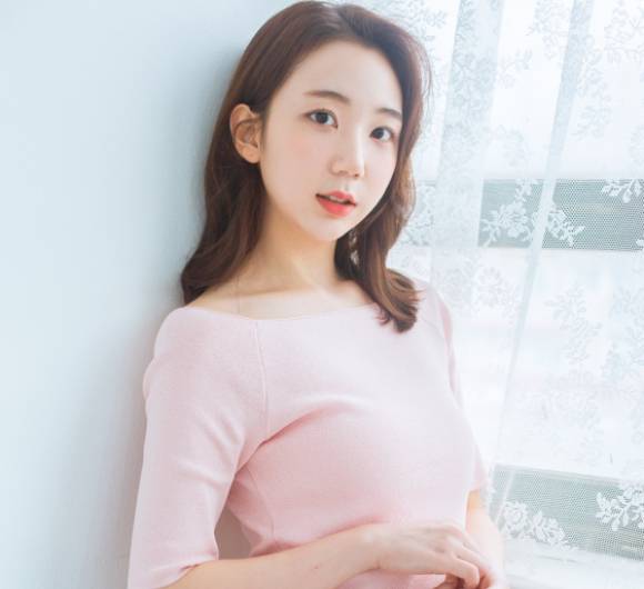 이주예씨는 연예계 생활을 버티기 위해선 소나무 같은 마음가짐이 필요하다고 강조했다. /사진=에이디지컴퍼니