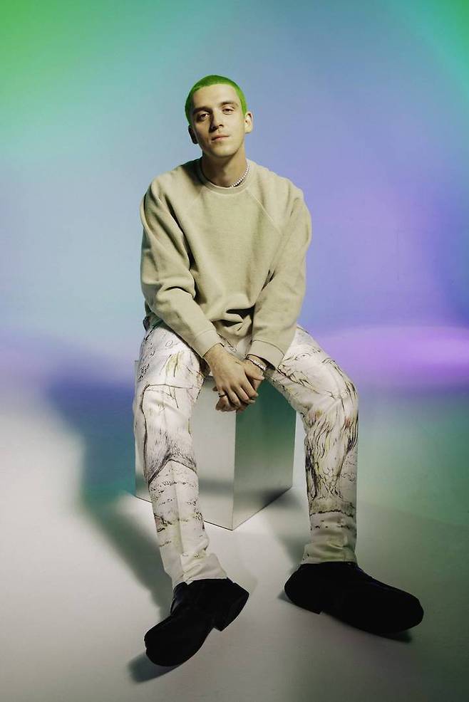 [서울=뉴시스] 라우브. 2022.10.08. (사진= 유니버설뮤직 제공) photo@newsis.com*재판매 및 DB 금지 *재판매 및 DB 금지