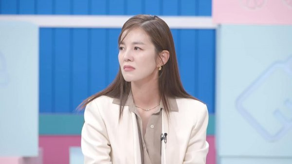 Kim Ga-Yeon Four-year-old daughter Child Darla...I Husband shock + anger inducement (Goddingumpa 2)MBNs Goding Umpa 2 (abbreviated Goding Umpa 2), which will be broadcast on the 11th, will be held at the 19th episode of Kim Ga-Yeon.I tell the story of a hard time alone after Child Birth, while revealing the hardship of the child problem of the 4-year-old daughter.According to the production crew, Kim Ga-Yeon, who visited the studio on the day, greets Park Mi-sun, Haha, and 3MC, and confesses the story of leaving the house due to conflict with his in-laws.At the age of 18, she entered her boyfriends house after pregnancy, but her high-level conflict became deeper and eventually she entered the For Keeps Center with her daughter, who was 23 days old after Child Birth.In the story of Kim Ga-Yeon, who had to go to the For Keeps Center for a while when he had to cook after childbirth in the care of his family, 3MC and special guest Kim Sung Eun can not hide their sadness.Moments later, the daily life of Kim Ga-Yeon and her 4-year-old daughter is revealed as VCR; Kim Ga-Yeon takes her daughter to the theme park during the Chuseok holiday, and has a great time.But it shows a dark look as it looks at other families with Father.In fact, Kim Ga-Yeon tells the production team that he is sorry to make his daughter feel the vacancy of Father.Park Mi-sun gives a sincere consolation, saying, It is better to be happy together than to be unhappy together.Kim Ga-Yeon is working hard on her four-year-old daughter, but she has a lot of trouble because she lives only with state subsidies without Child support.Lee In-chul, a lawyer who heard the situation of Kim Ga-Yeon, who is in a Child dispute, gives legal advice and advises not to give up.I would appreciate it if you could keep a warm eye on Kim Ga-Yeon, who is responsible for raising her daughter and trying to find her life goals.The show aired at 10:20 p.m. on the 11th.