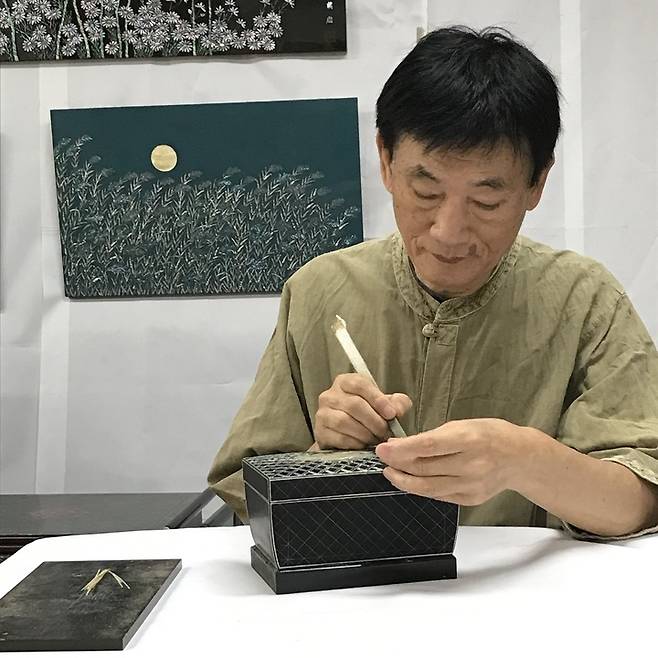 [서울=뉴시스] 나전장 보유자 인정 예고 박재성 씨 (사진=문화재청 제공) 2022.10.11. photo@newsis.com *재판매 및 DB 금지