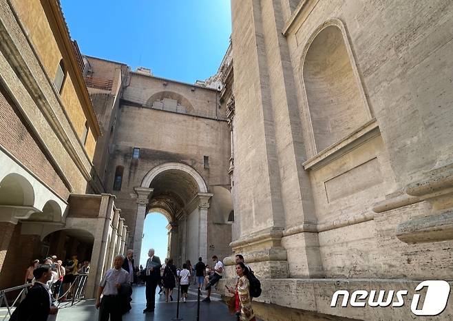 바티칸 성 베드로 대성당에 김대건 신분 조각상 건립 예정지