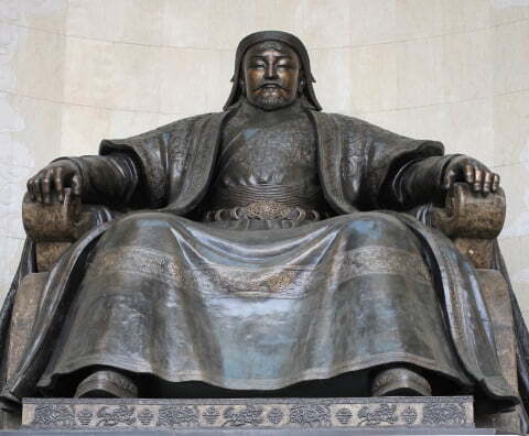 어마어마한 수의 자손을 남긴 징기스칸의 동상. gettyimagesbank