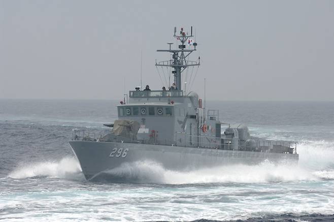 해군 참수리급 고속정이 기동훈련을 위해 이동하고 있다. 세계일보 자료사진